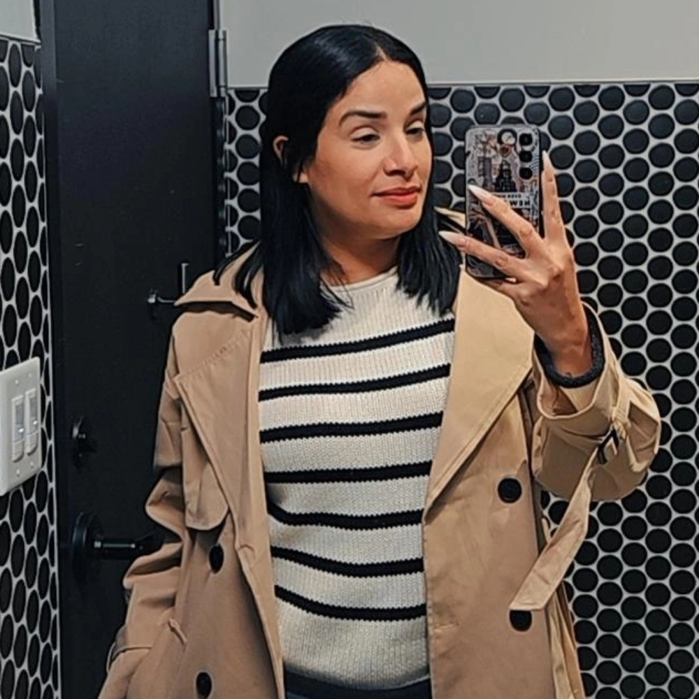 Meet your Posher, Yoly